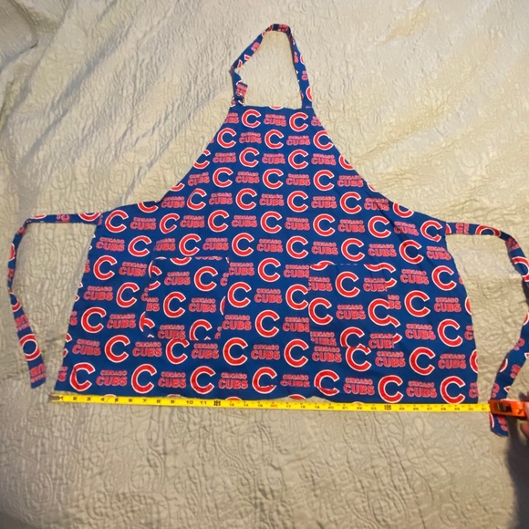 Chicago Cubs Apron - Like New - SOLD - Picture 2 of 12